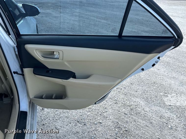 image for item DF8571 2017 Toyota Camry LE  