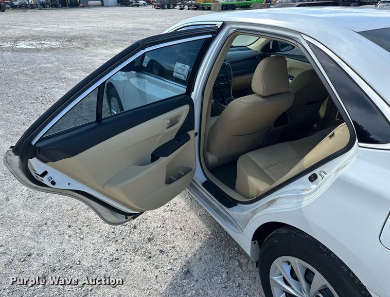 image for item DF8571 2017 Toyota Camry LE  