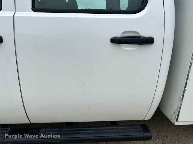 image for item DF8573 2012 Chevrolet Silverado 2500HD utility / service truck