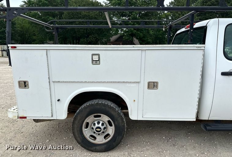 image for item DF8573 2012 Chevrolet Silverado 2500HD utility / service truck