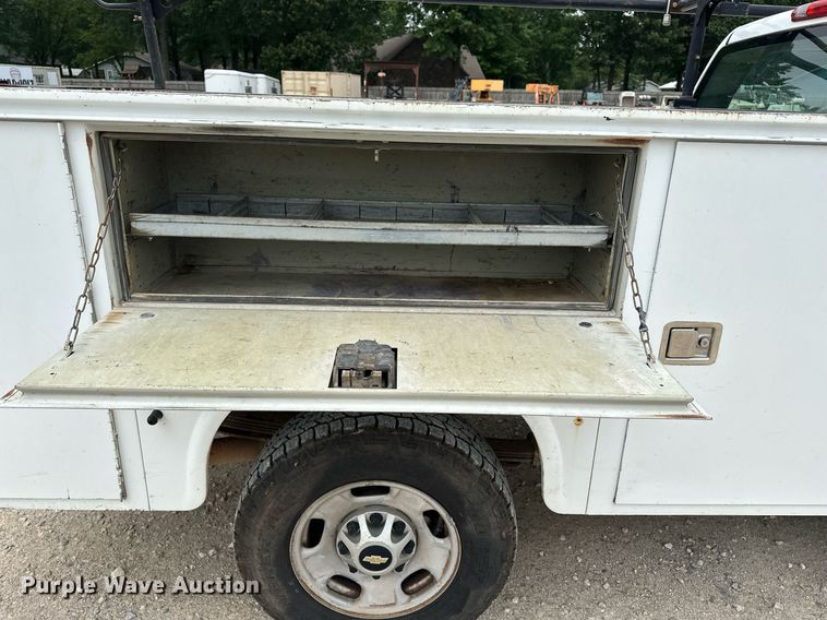 image for item DF8573 2012 Chevrolet Silverado 2500HD utility / service truck