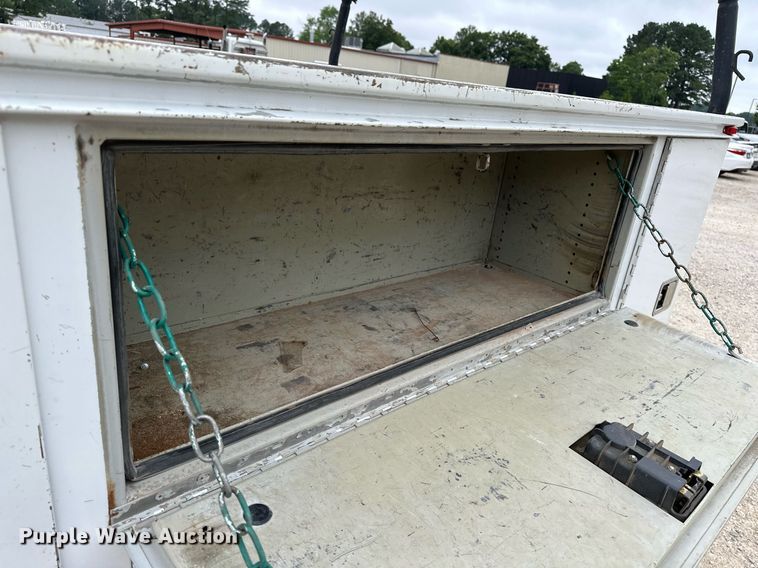 image for item DF8573 2012 Chevrolet Silverado 2500HD utility / service truck