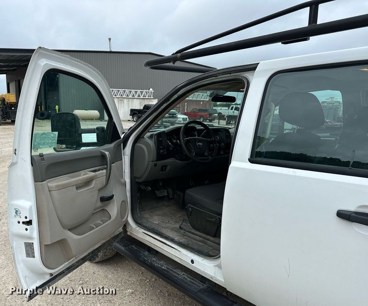 image for item DF8573 2012 Chevrolet Silverado 2500HD utility / service truck