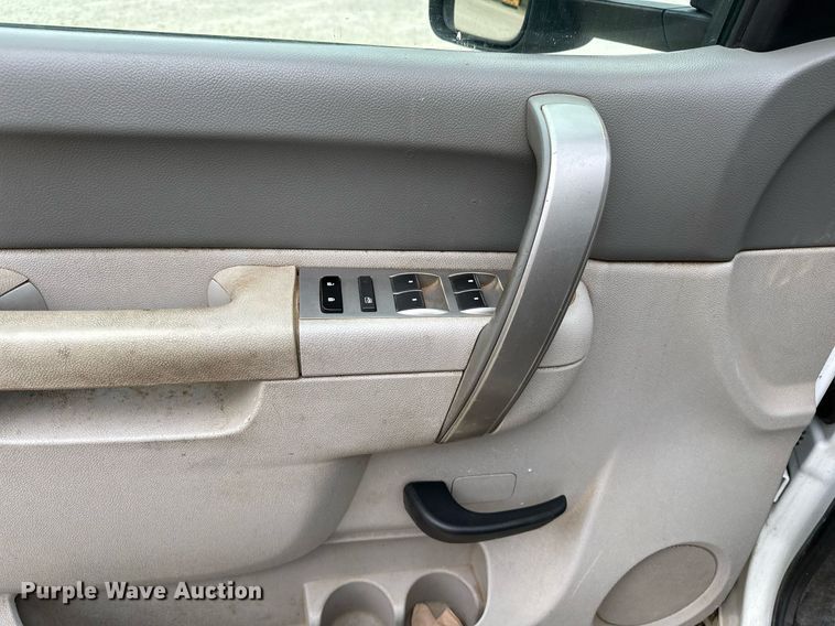 image for item DF8573 2012 Chevrolet Silverado 2500HD utility / service truck