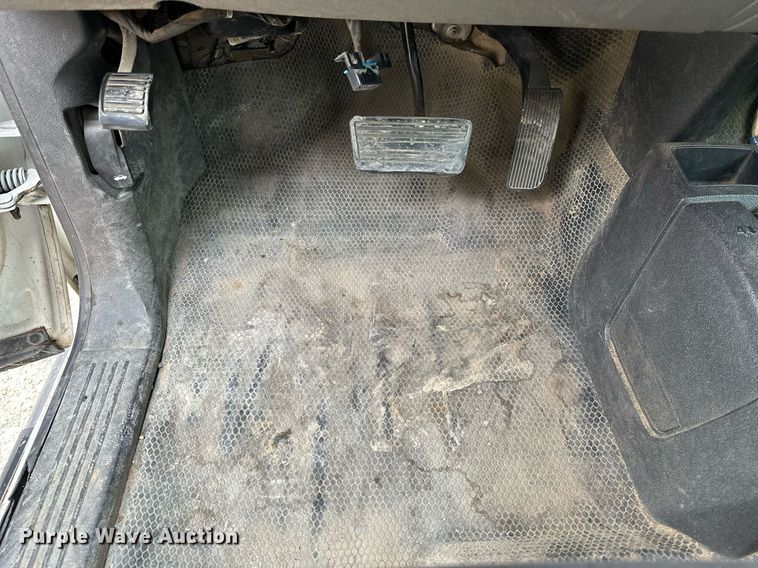 image for item DF8573 2012 Chevrolet Silverado 2500HD utility / service truck