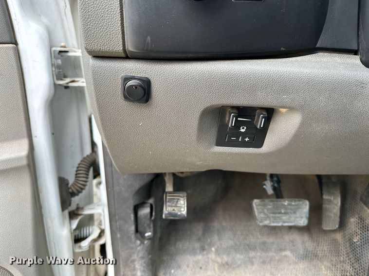 image for item DF8573 2012 Chevrolet Silverado 2500HD utility / service truck