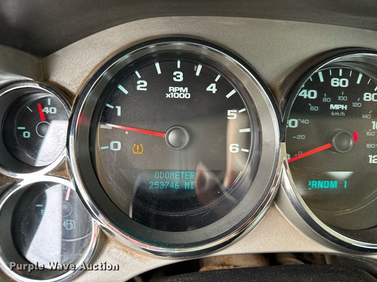 image for item DF8573 2012 Chevrolet Silverado 2500HD utility / service truck