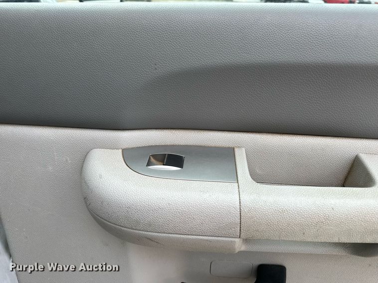 image for item DF8573 2012 Chevrolet Silverado 2500HD utility / service truck