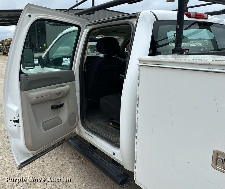image for item DF8573 2012 Chevrolet Silverado 2500HD utility / service truck