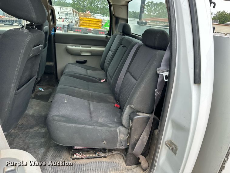 image for item DF8573 2012 Chevrolet Silverado 2500HD utility / service truck