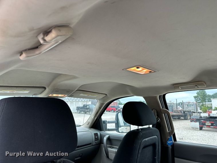 image for item DF8573 2012 Chevrolet Silverado 2500HD utility / service truck