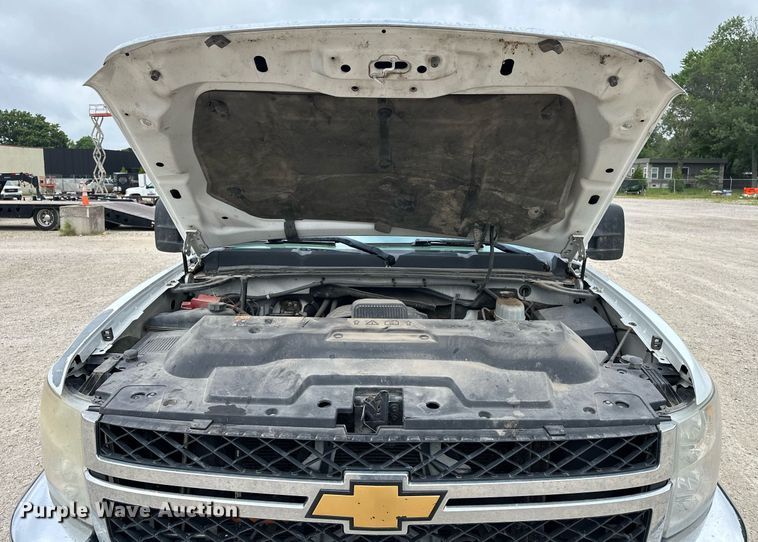 image for item DF8573 2012 Chevrolet Silverado 2500HD utility / service truck