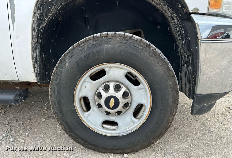 image for item DF8573 2012 Chevrolet Silverado 2500HD utility / service truck