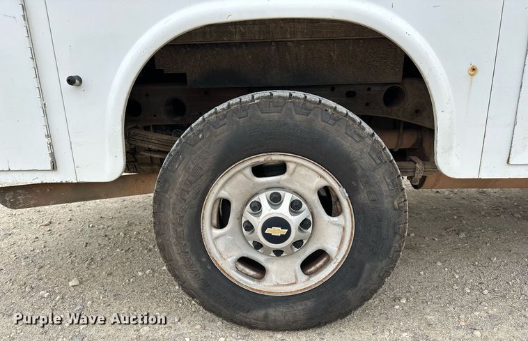 image for item DF8573 2012 Chevrolet Silverado 2500HD utility / service truck