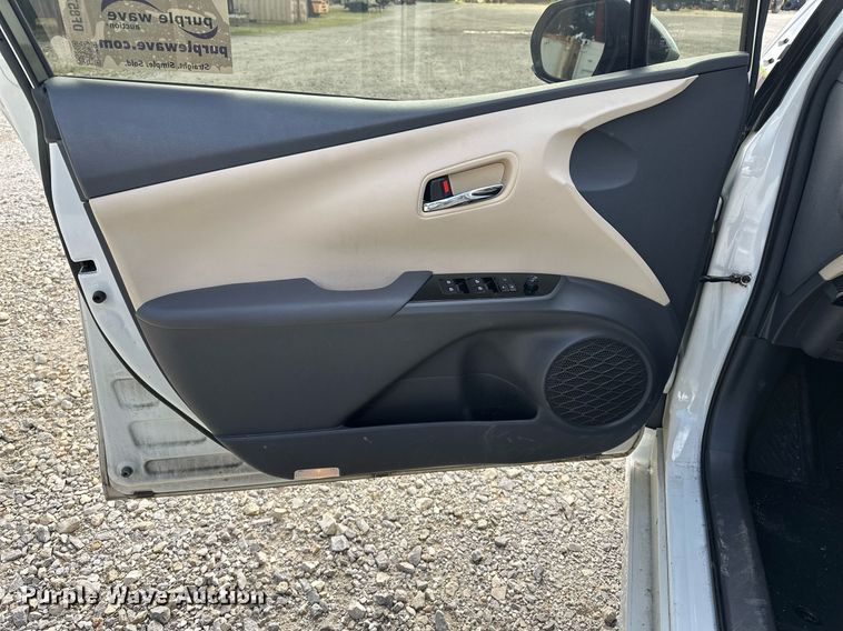 image for item DF8574 2017 Toyota Prius 