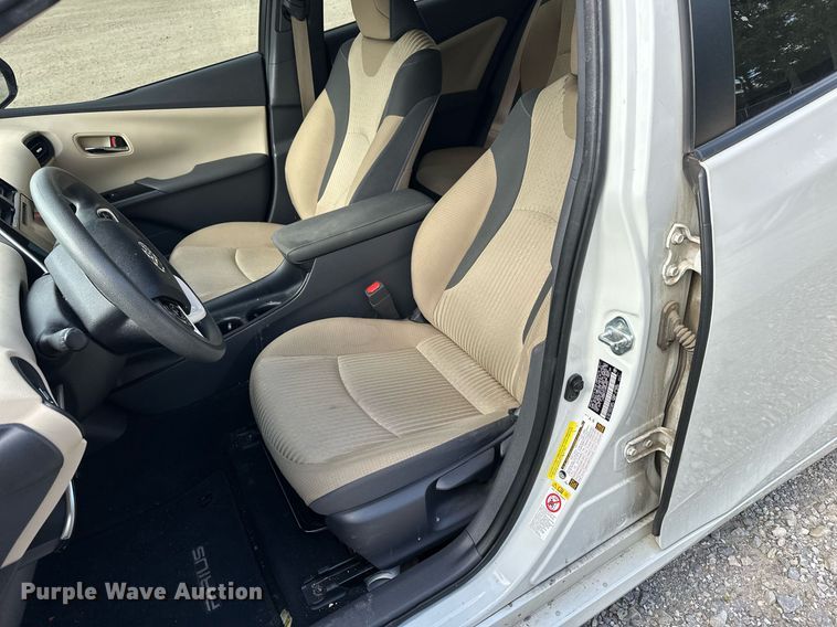 image for item DF8574 2017 Toyota Prius 