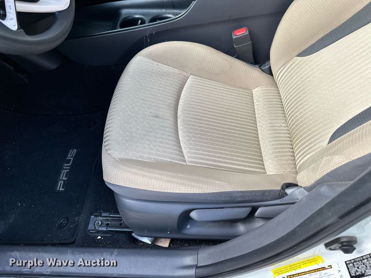 image for item DF8574 2017 Toyota Prius 