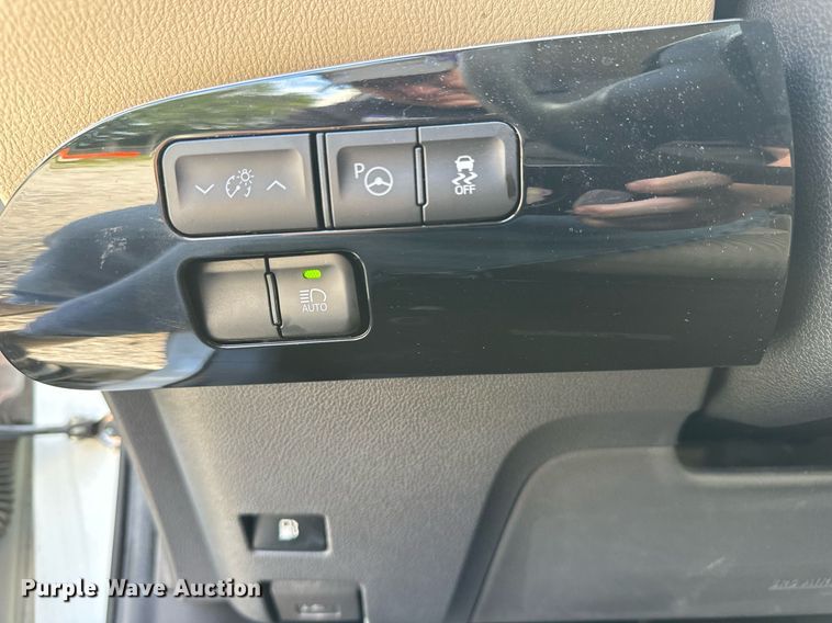 image for item DF8574 2017 Toyota Prius 