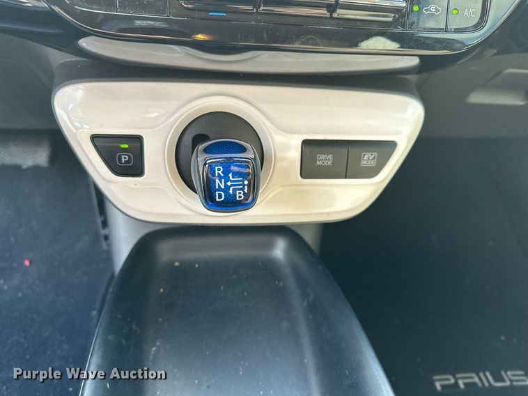 image for item DF8574 2017 Toyota Prius 