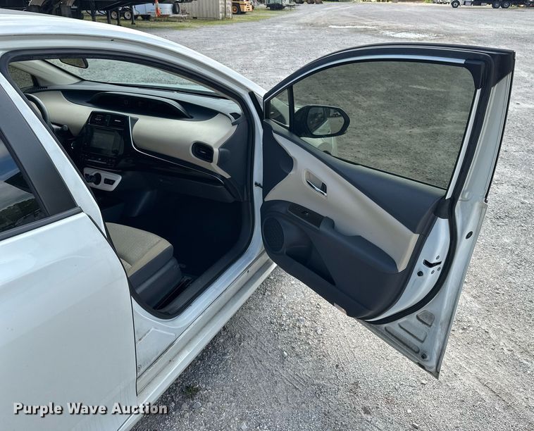 image for item DF8574 2017 Toyota Prius 