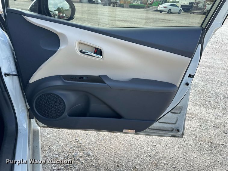 image for item DF8574 2017 Toyota Prius 