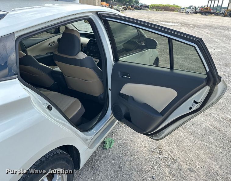 image for item DF8574 2017 Toyota Prius 