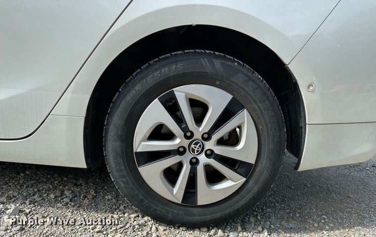 image for item DF8574 2017 Toyota Prius 