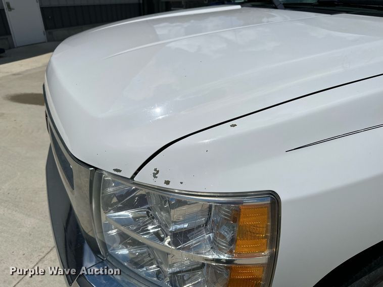 image for item DF8595 2012 Chevrolet Silverado 1500 Crew Cab pickup truck