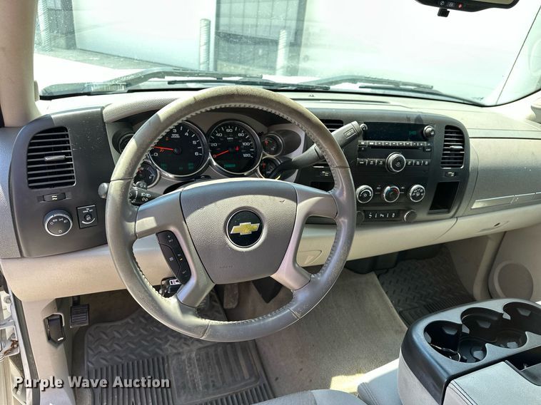 image for item DF8595 2012 Chevrolet Silverado 1500 Crew Cab pickup truck