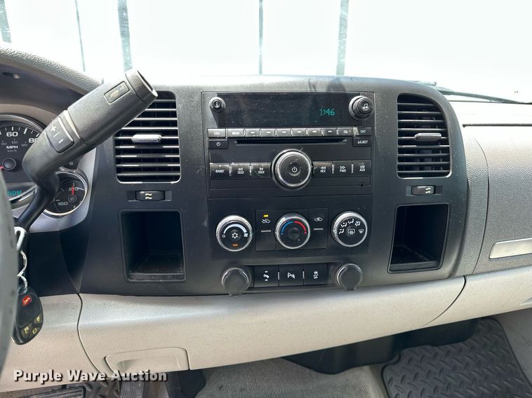 image for item DF8595 2012 Chevrolet Silverado 1500 Crew Cab pickup truck