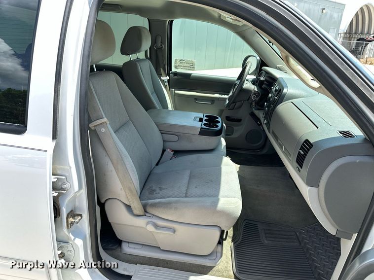 image for item DF8595 2012 Chevrolet Silverado 1500 Crew Cab pickup truck