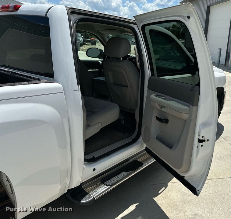 image for item DF8595 2012 Chevrolet Silverado 1500 Crew Cab pickup truck