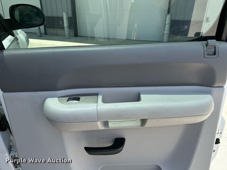 image for item DF8595 2012 Chevrolet Silverado 1500 Crew Cab pickup truck