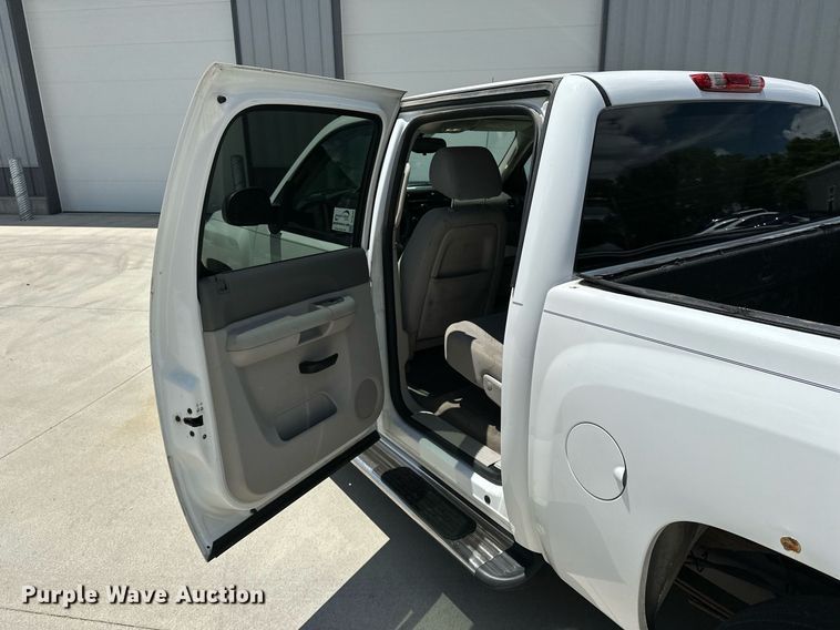 image for item DF8595 2012 Chevrolet Silverado 1500 Crew Cab pickup truck