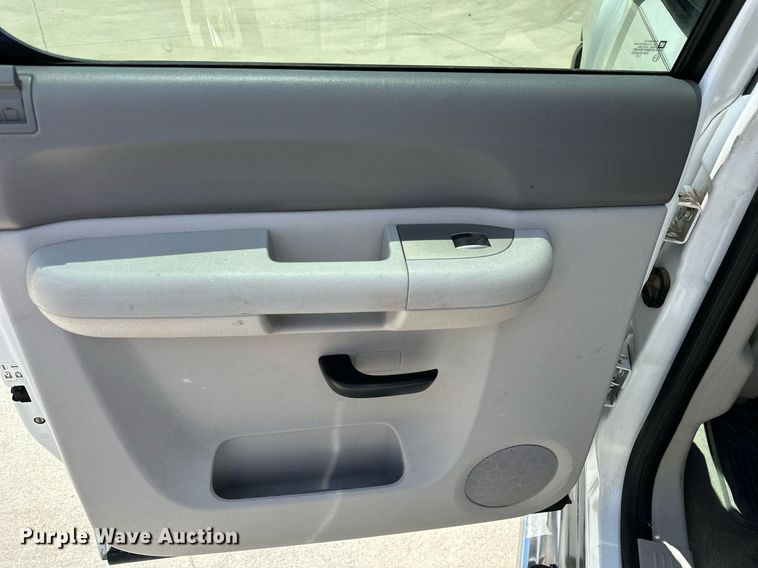 image for item DF8595 2012 Chevrolet Silverado 1500 Crew Cab pickup truck