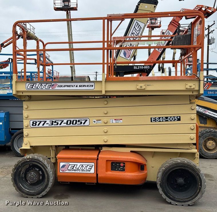 image for item DH8651 2013 JLG 4069LE scissor lift