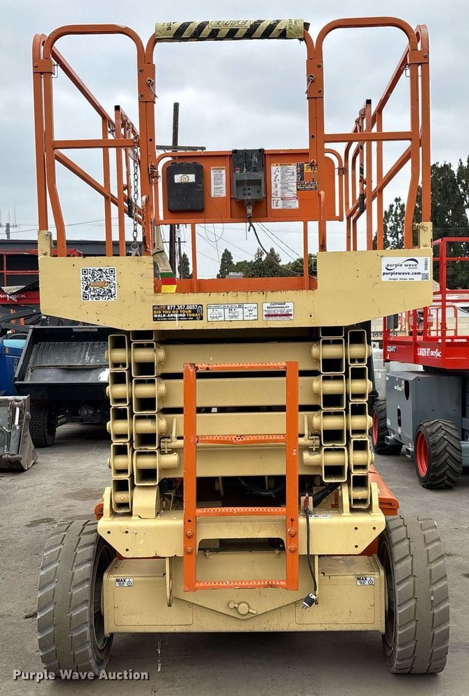 image for item DH8651 2013 JLG 4069LE scissor lift