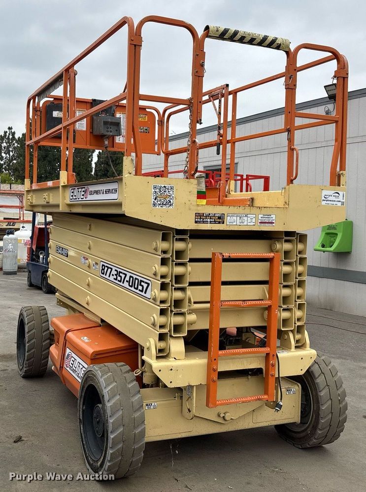 image for item DH8651 2013 JLG 4069LE scissor lift