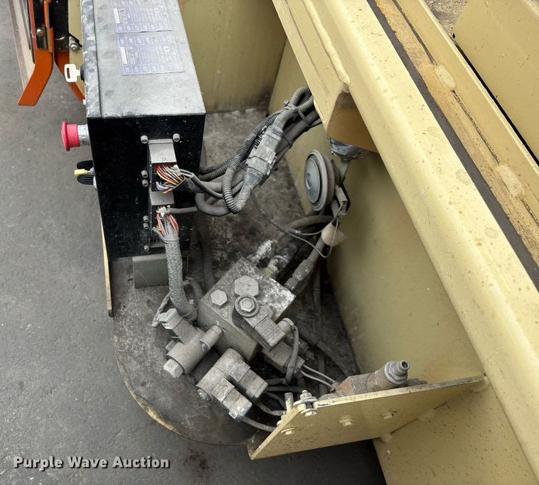 image for item DH8651 2013 JLG 4069LE scissor lift