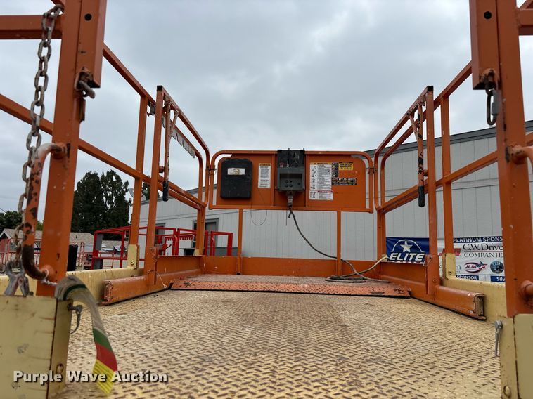 image for item DH8651 2013 JLG 4069LE scissor lift
