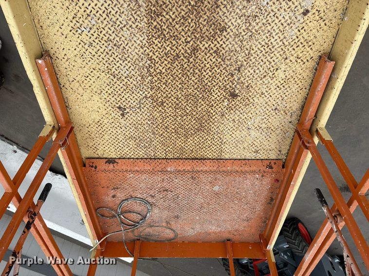 image for item DH8651 2013 JLG 4069LE scissor lift