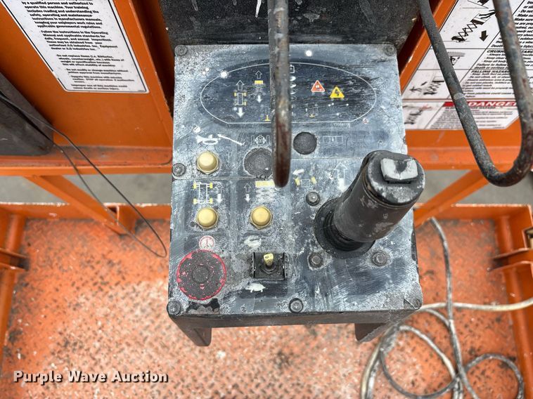 image for item DH8651 2013 JLG 4069LE scissor lift