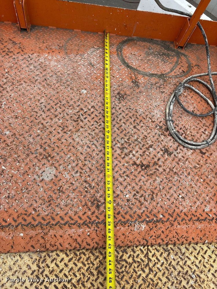 image for item DH8651 2013 JLG 4069LE scissor lift