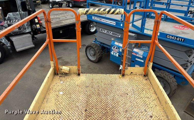 image for item DH8651 2013 JLG 4069LE scissor lift