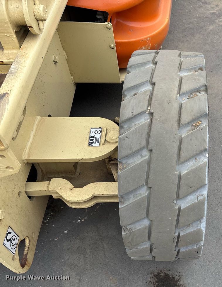 image for item DH8651 2013 JLG 4069LE scissor lift