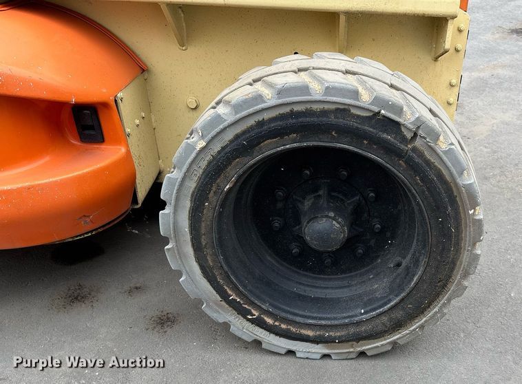 image for item DH8651 2013 JLG 4069LE scissor lift