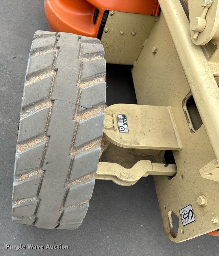 image for item DH8651 2013 JLG 4069LE scissor lift