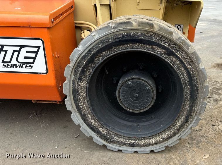 image for item DH8651 2013 JLG 4069LE scissor lift