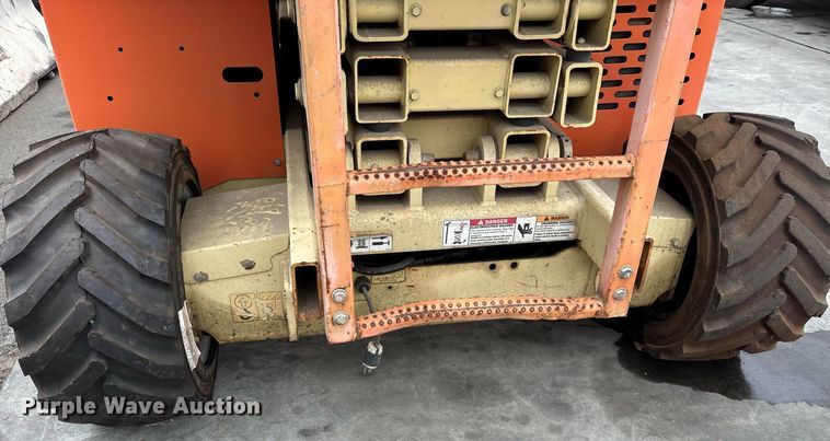 image for item DH8652 2007 JLG 260MRT scissor lift