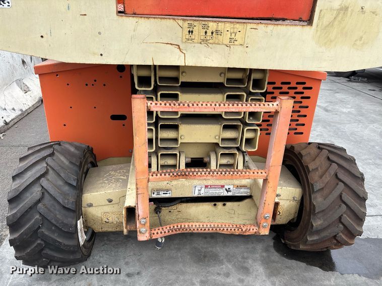 image for item DH8652 2007 JLG 260MRT scissor lift